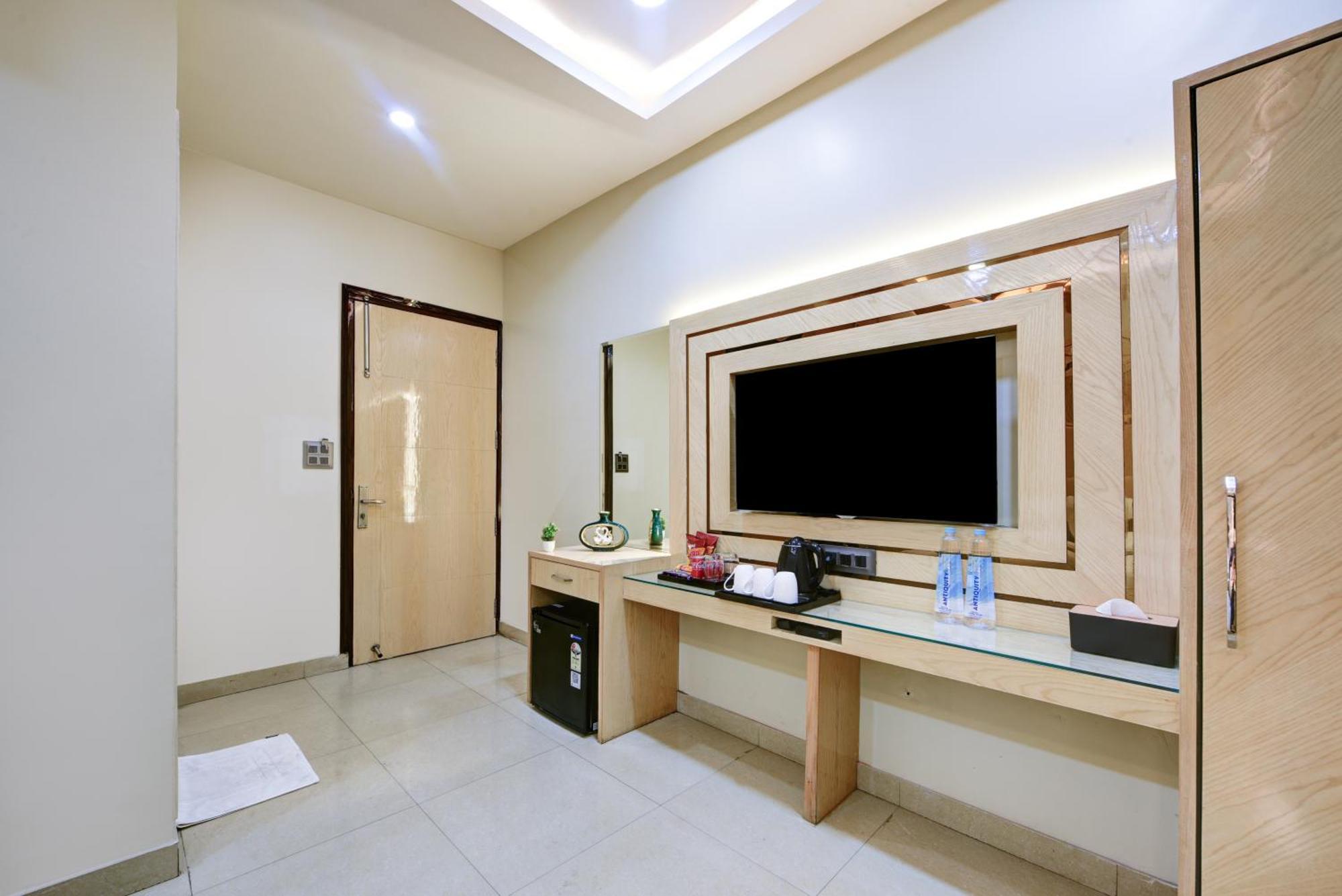 New Frontier - 2 Mins From Old Delhi Railway Station & Chandni Chowk Екстериор снимка
