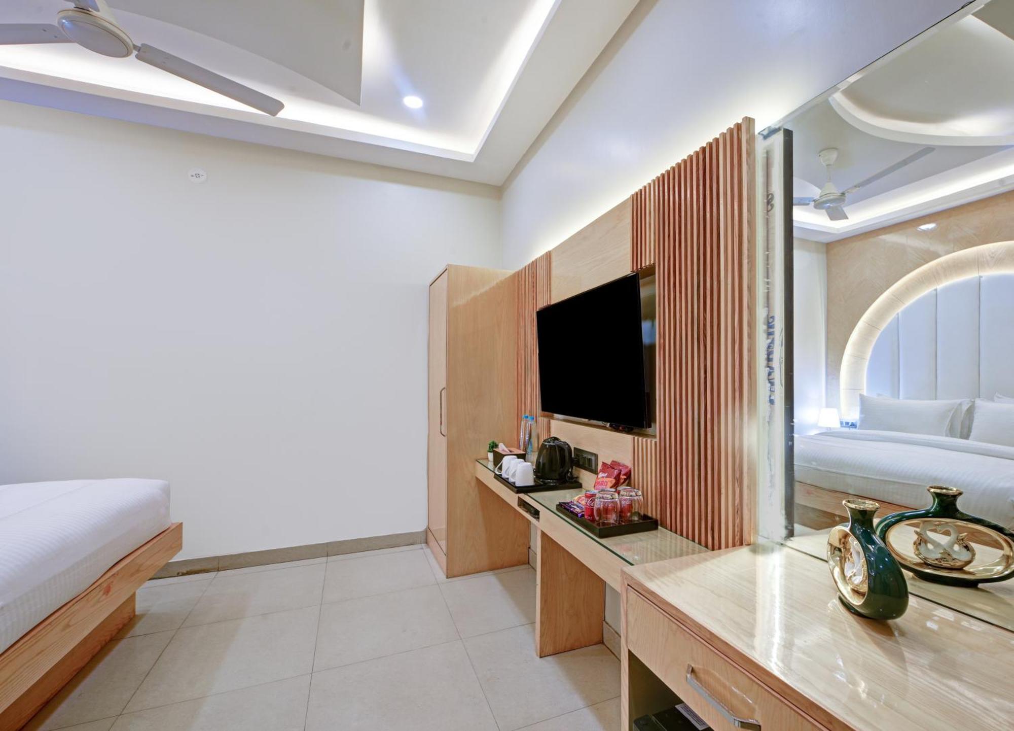 New Frontier - 2 Mins From Old Delhi Railway Station & Chandni Chowk Екстериор снимка